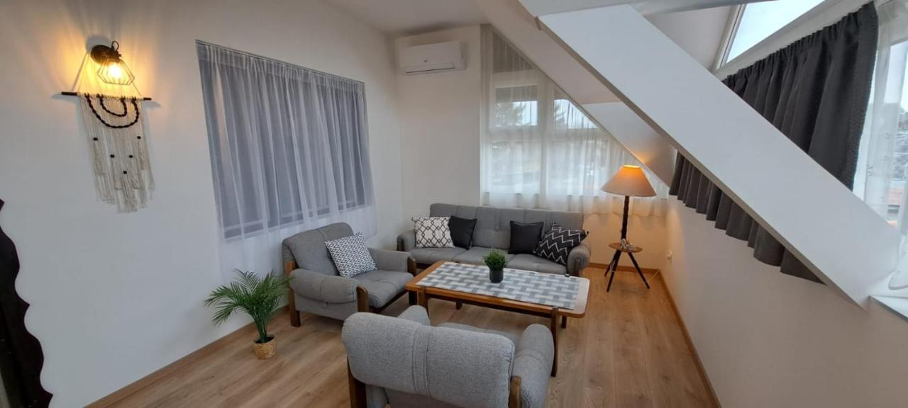 Babi Apartmanhaz Gyenesdias Bagian luar foto